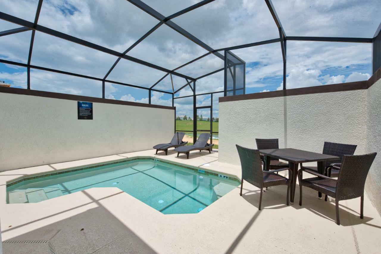Modern Home With Private Pool Davenport Exterior foto